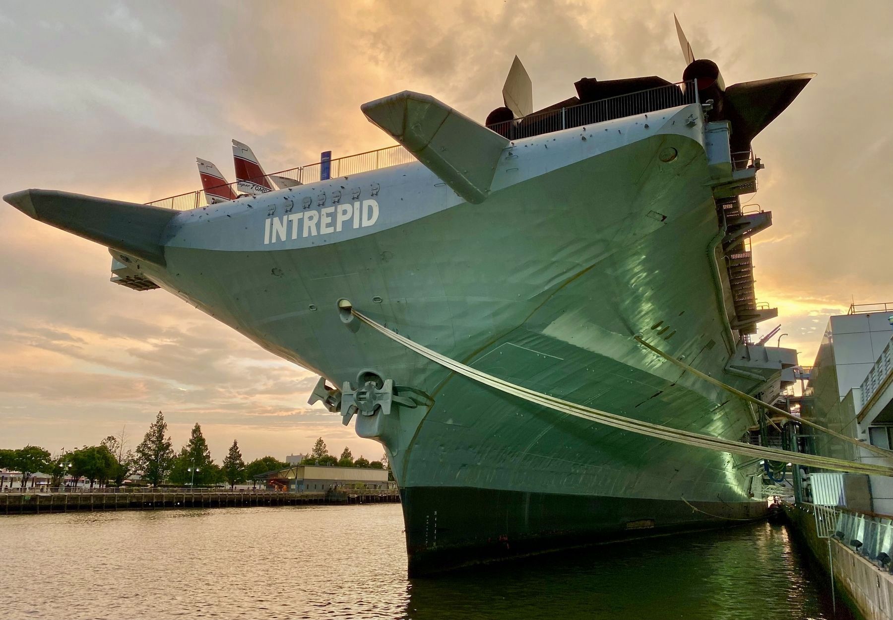 USS <i>Intrepid</i> image. Click for full size.