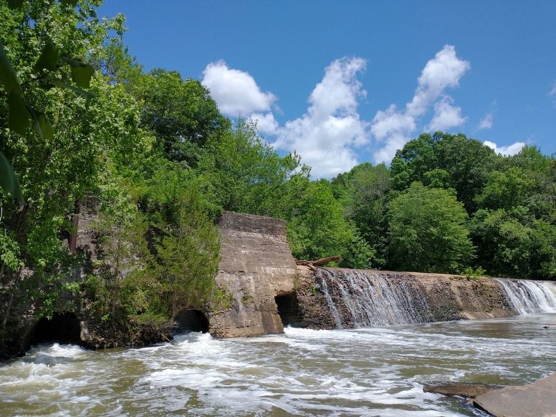 Cedar Falls Park. Click for full size. Cedar Falls Park image. Click for full size.