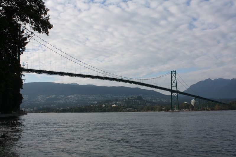 The Lions' Gate Bridge / Le pont Lions' Gate. Click for full size. The Lions' Gate Bridge / Le pont Lions' Gate image. Click for full size.