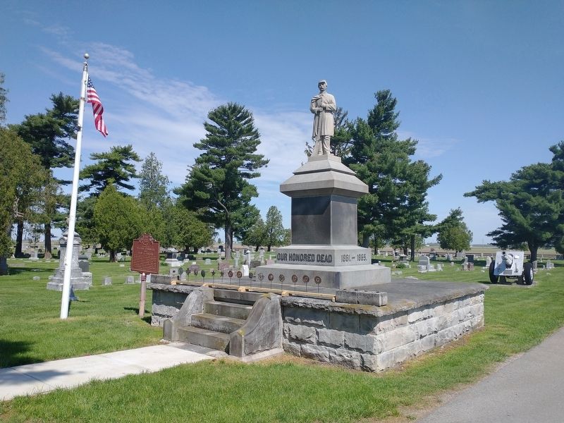 McComb Civil War Memorial image. Click for full size.