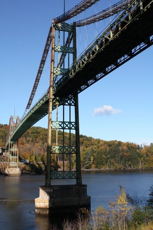 The Waldo-Hancock Bridge image. Click for full size.