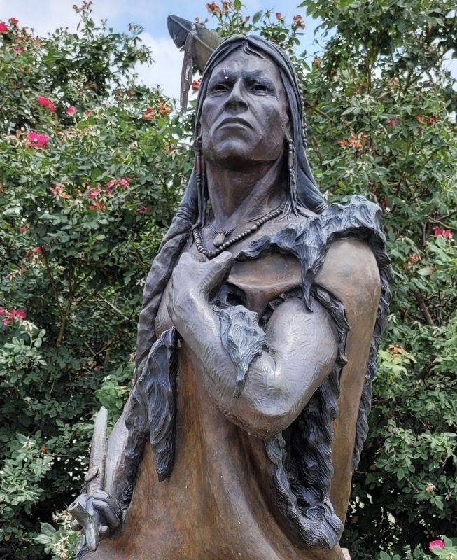 Closeup of Chief Placido ("Ha-shu-ka-na") statue image. Click for full size.
