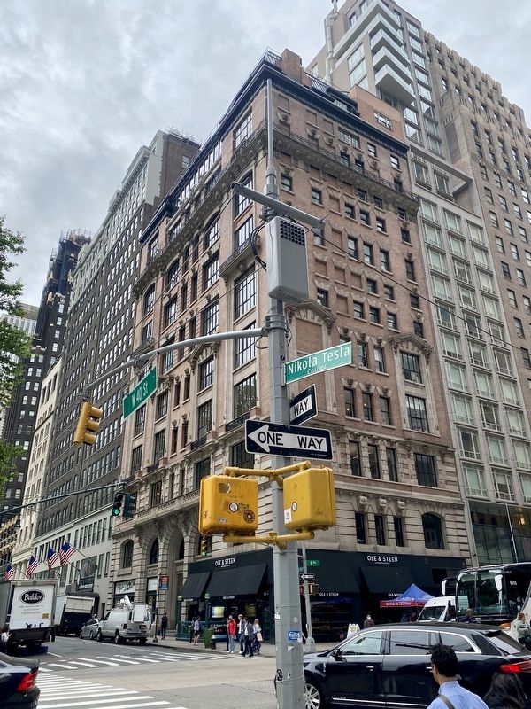 Byrant Park Studios at 80 West 40th Street. Click for full size. Byrant Park Studios at 80 West 40th Street image. Click for full size.