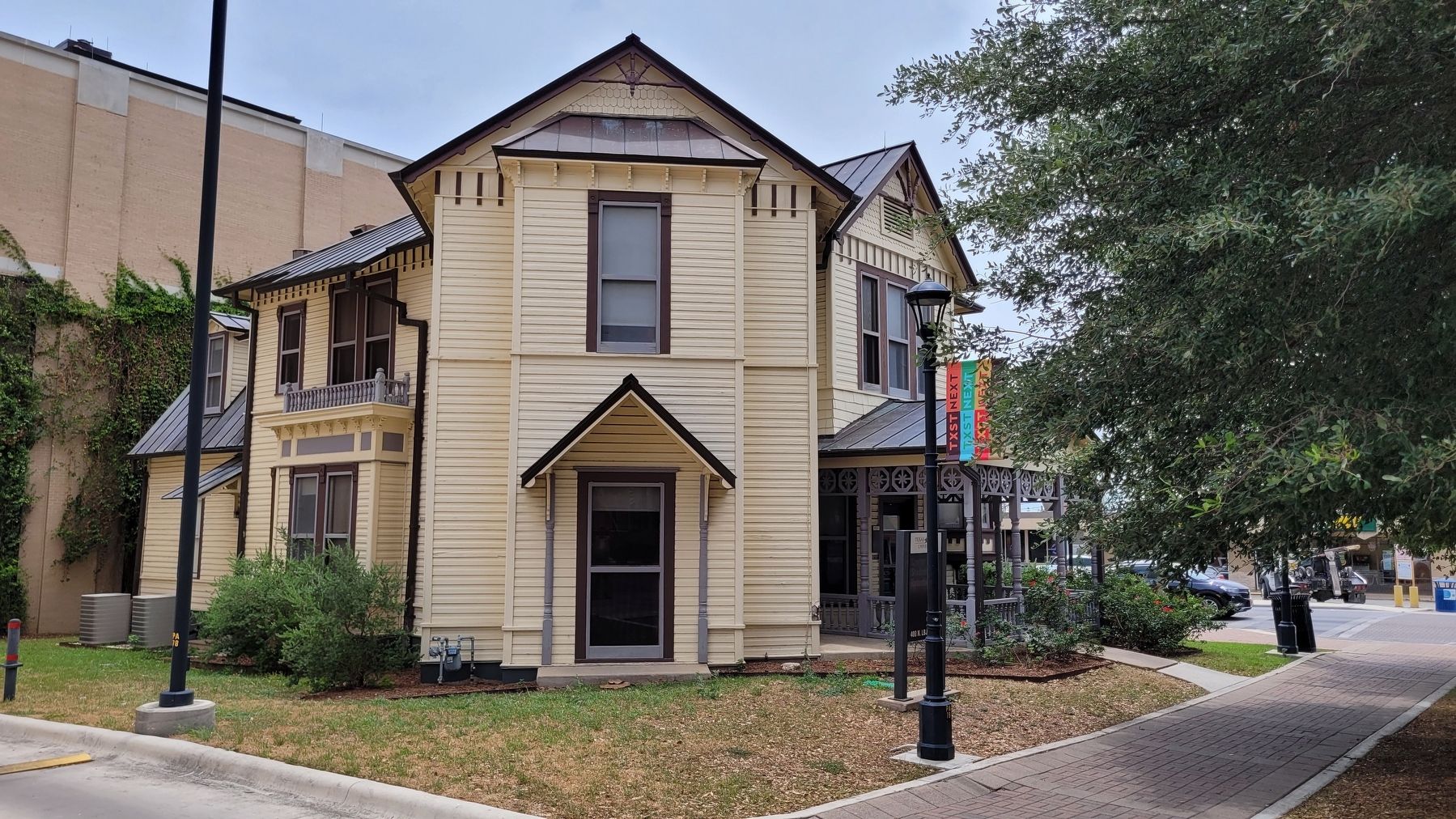 The view of the Beverly Hutchison House from the sidewalk. Click for full size. The view of the Beverly Hutchison House from the sidewalk image. Click for full size.