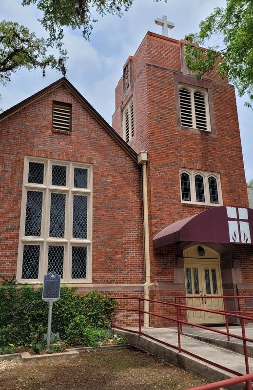The front entrance to the First Presbyterian Church and Marker image. Click for full size.
