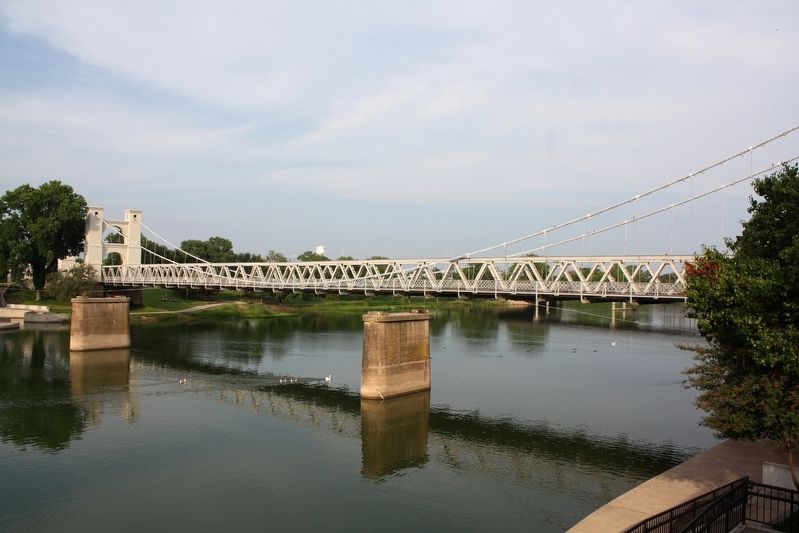 The Waco Suspension Bridge image. Click for full size.
