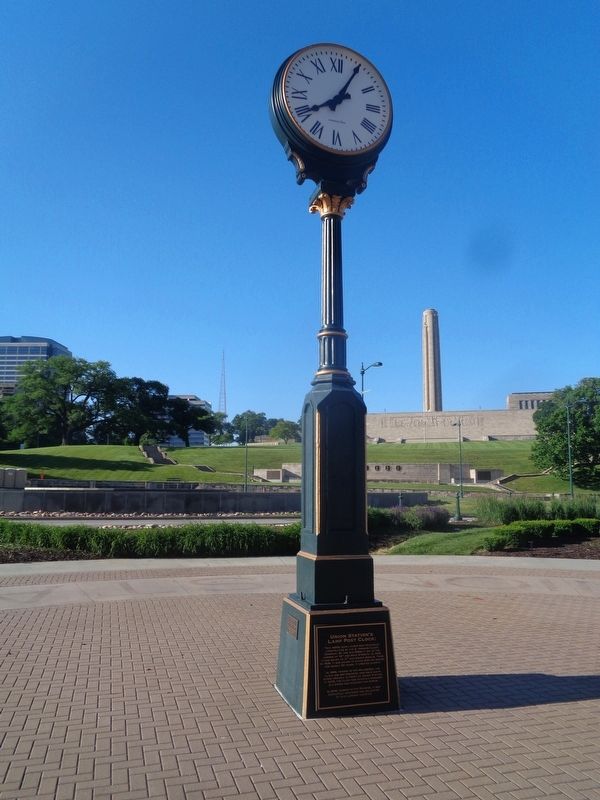 Union Station's Lamp Post Clock Marker image. Click for full size.