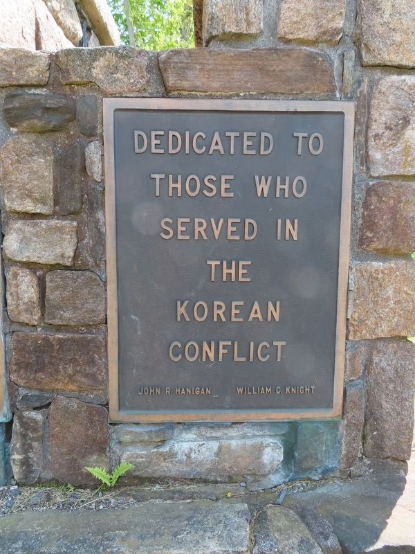 Brookfield Veterans Memorial image. Click for full size.