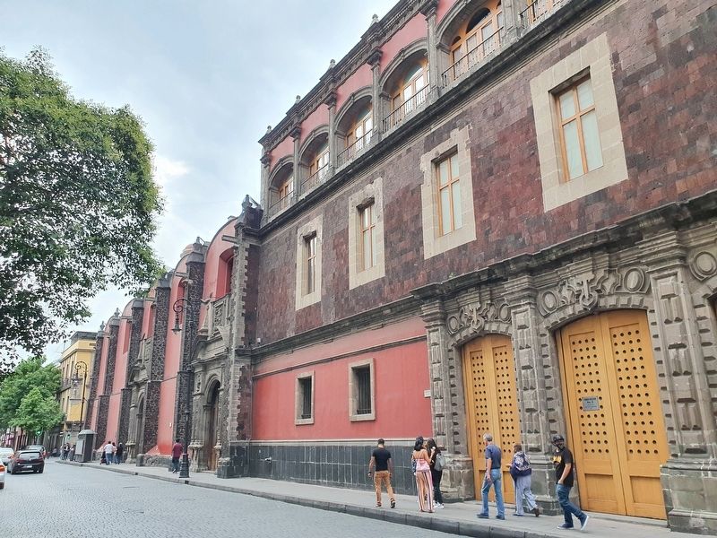 Teatro Col�n Marker image. Click for full size.