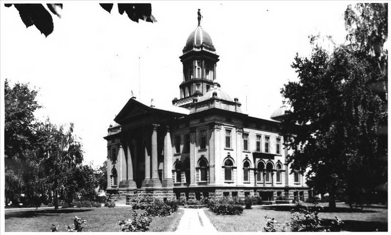 Cottonwood County Courthouse. Click for more information. Cottonwood County Courthouse image. Click for more information.