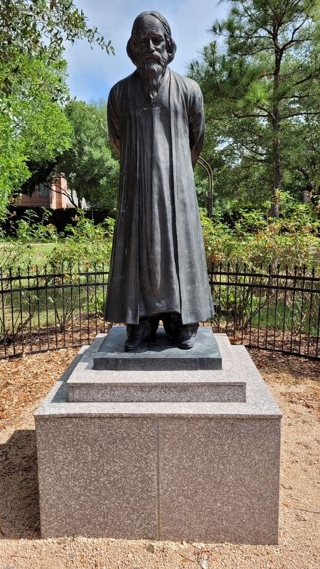 Rabindranath Tagore Statue image. Click for full size.