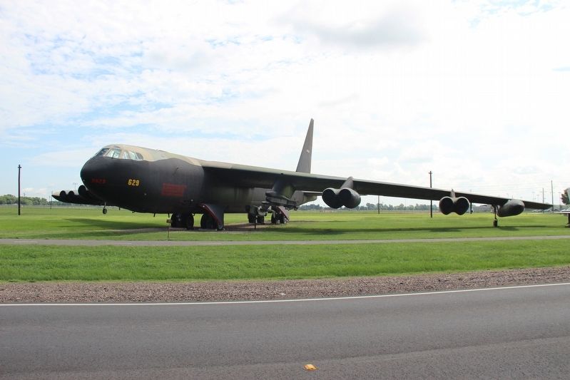 Boeing B-52D �Stratofortress� image. Click for full size.
