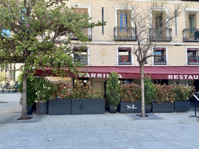 Ca�os del Peral Marker - wide view image. Click for full size.