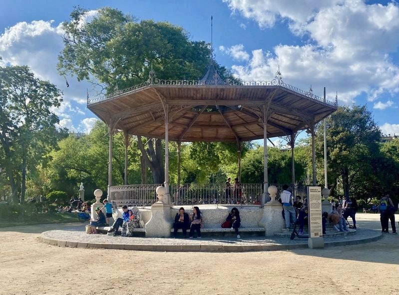 Glorieta de la Transsexual Sonia / Bandstand Dedicated to the Transsexual Sonia and Marker image. Click for full size.