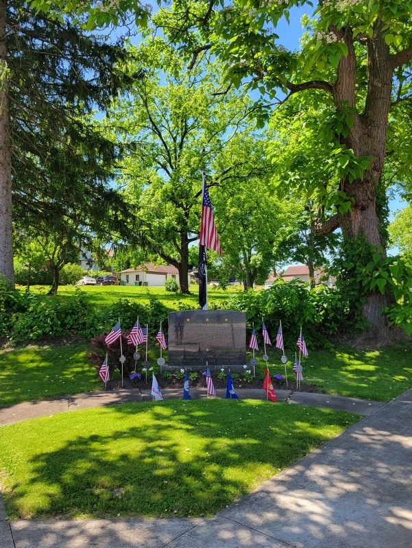 Veterans Memorial image. Click for full size.