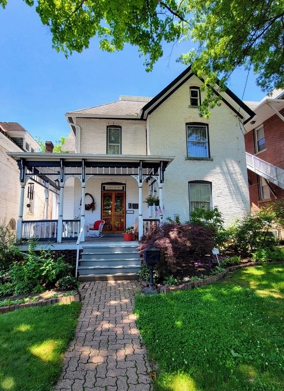 121 Belmont Avenue. Click for full size. 121 Belmont Avenue image. Click for full size.