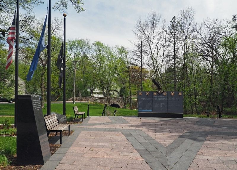 Edina Veterans Memorial image. Click for full size.