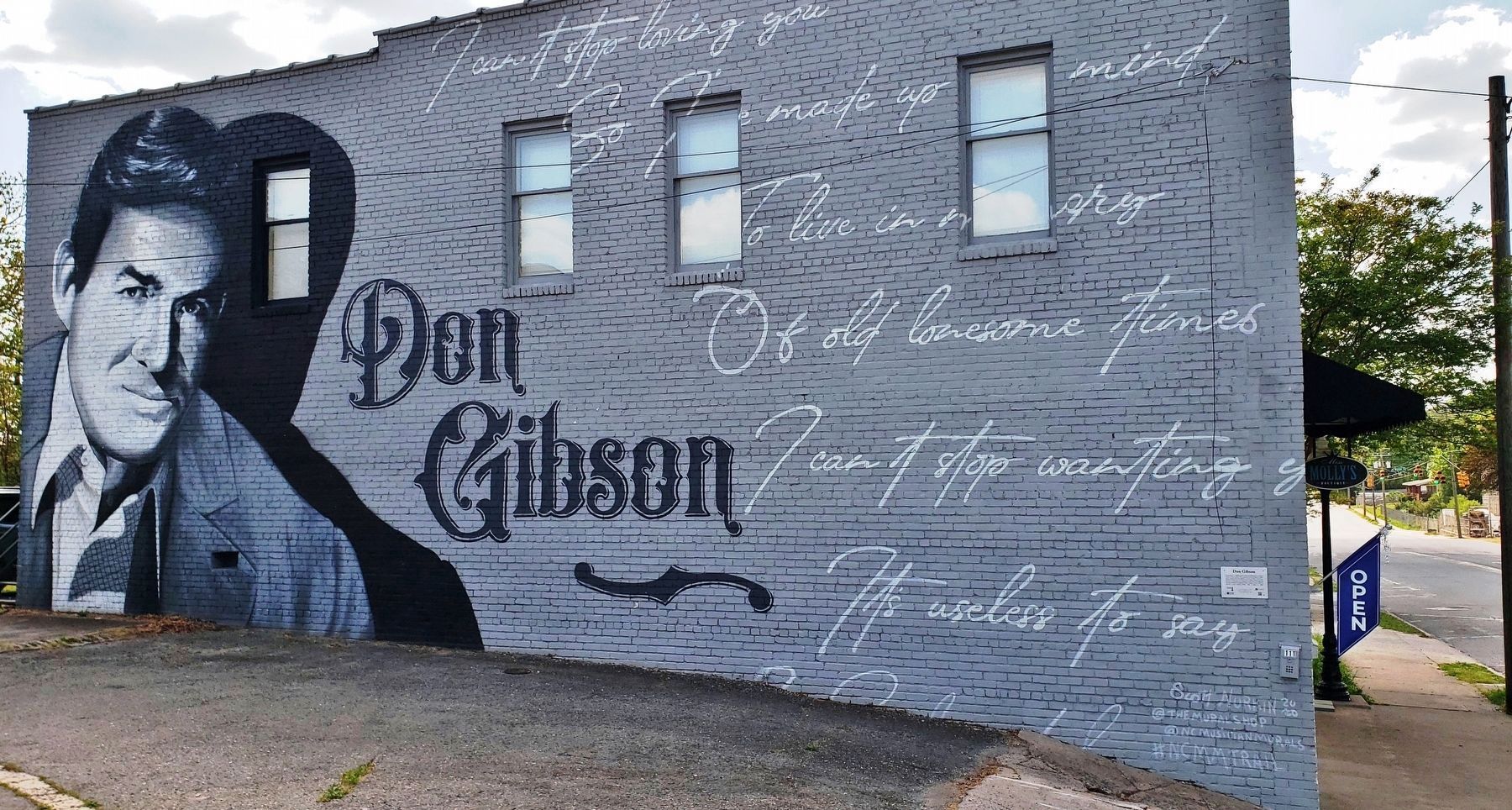 Don Gibson Mural and Marker image. Click for full size.