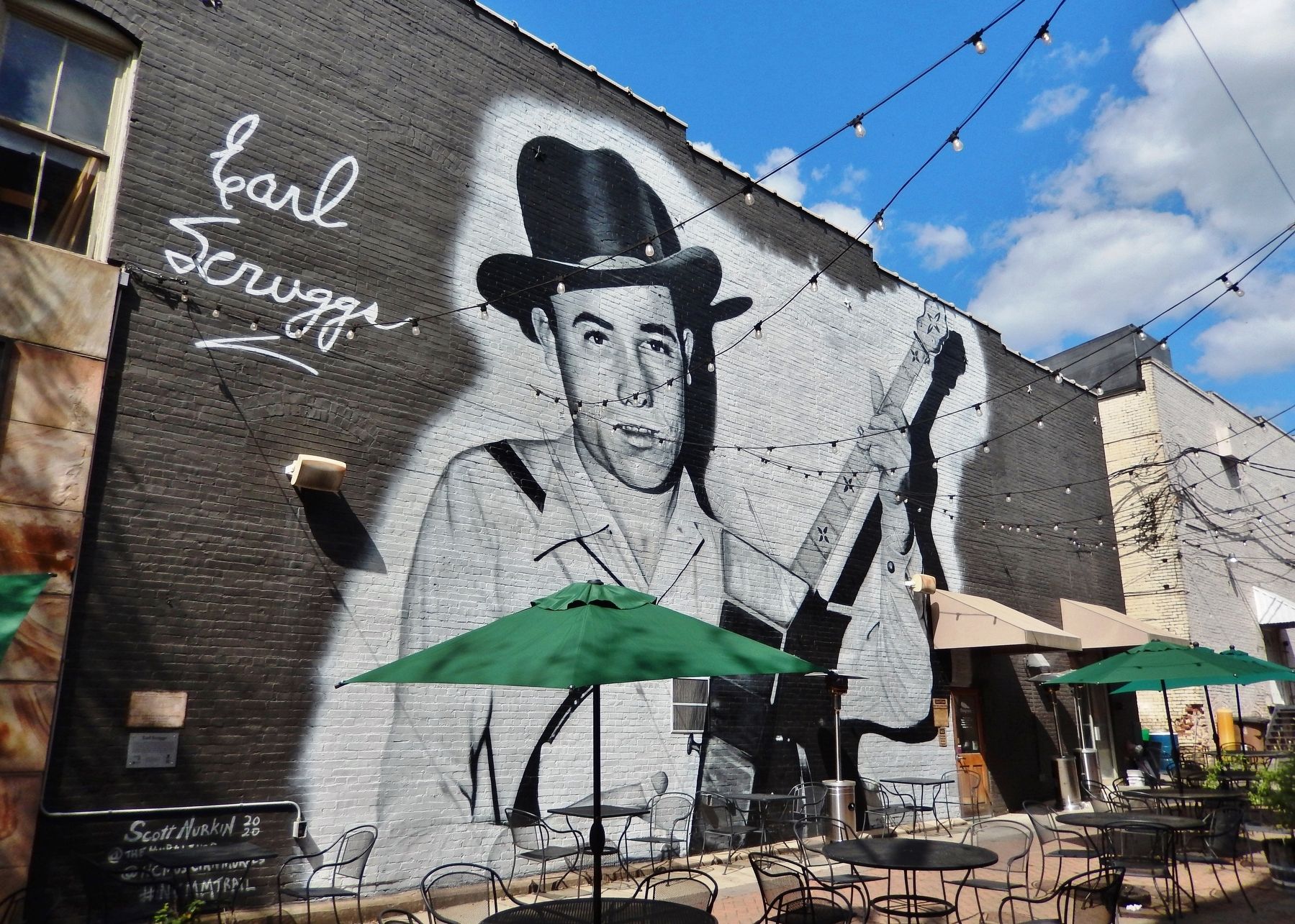 Earl Scruggs Mural and Marker image. Click for full size.