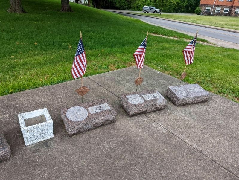 Stones to Right of Memorial image. Click for full size.