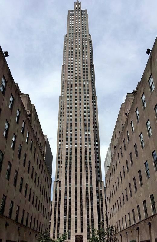30 Rockefeller Plaza building image. Click for full size.