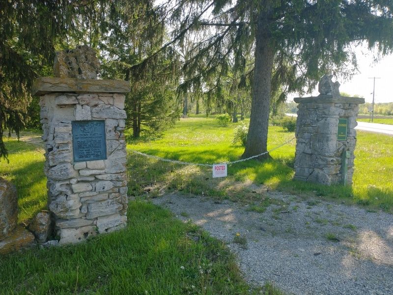 Mac-O-Chee Castle Marker. Click for full size. Mac-O-Chee Castle Marker image. Click for full size.