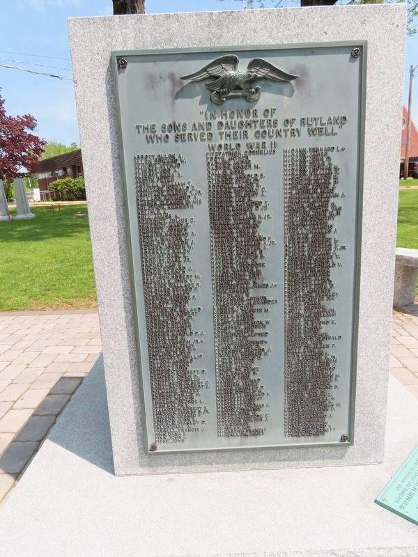 Rutland Veterans Monument image. Click for full size.