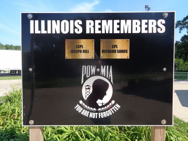 Illinois Remembers POW/MIA Marker. Click for full size. Illinois Remembers POW/MIA Marker image. Click for full size.