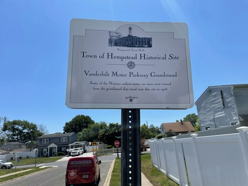 Vanderbilt Motor Parkway Grandstand Marker image. Click for full size.