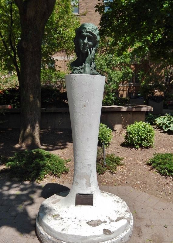 Mary Pickford Sculpture<br>(<i>adjacent to marker</i>) image. Click for full size.