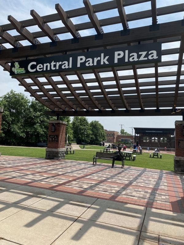Entrance structure to the park where the marker and statue are located image. Click for full size.