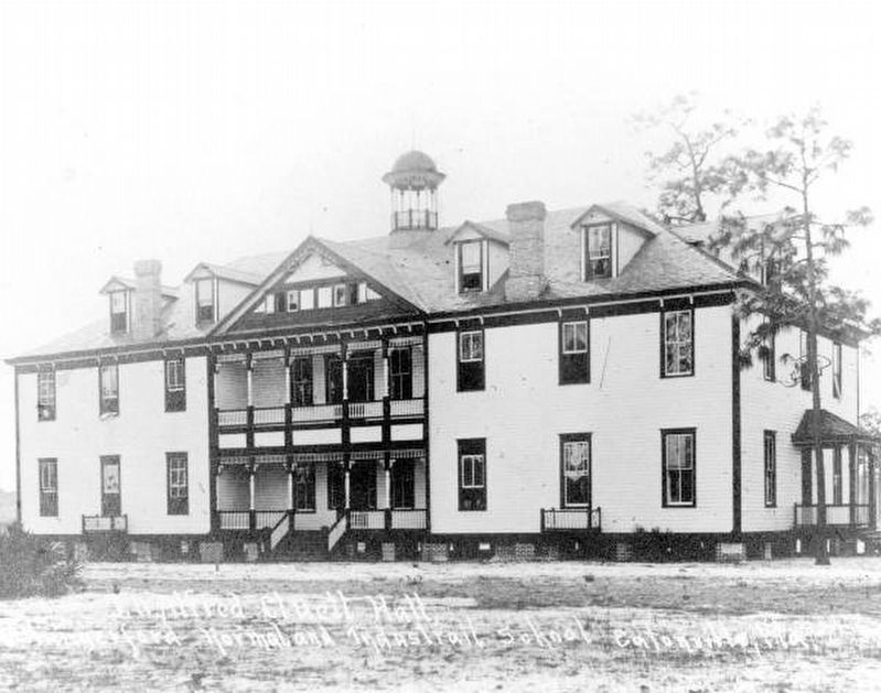 Hungerford School, circa 1914 image. Click for more information.
