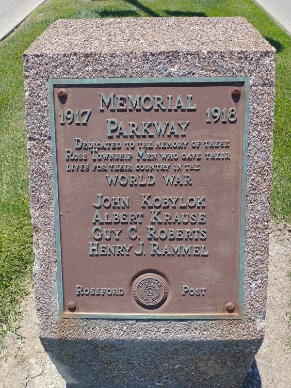 Memorial Parkway Marker. Click for full size. Memorial Parkway Marker image. Click for full size.
