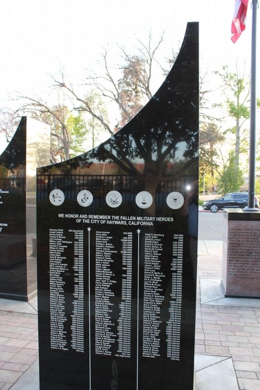 Hayward War Memorial image. Click for full size.