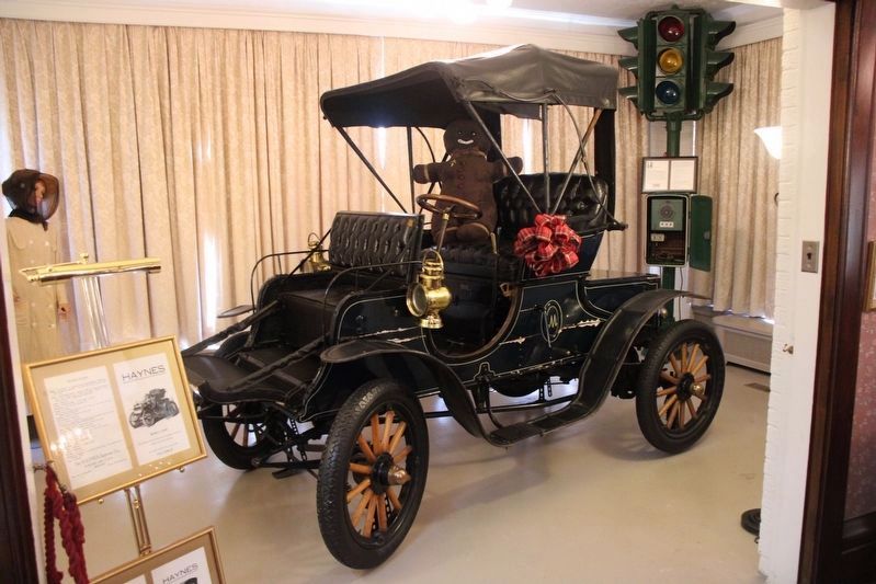 A vehicle display at the Elwood Haynes Museum image. Click for full size.