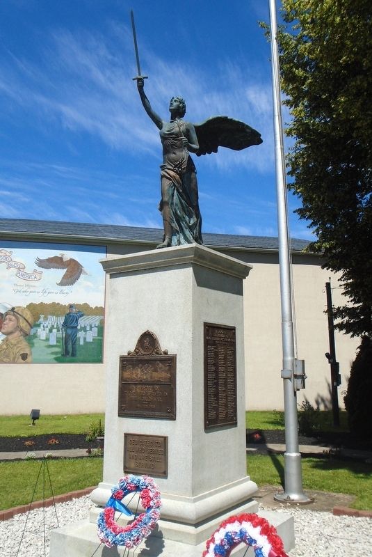 World War Memorial image. Click for full size.