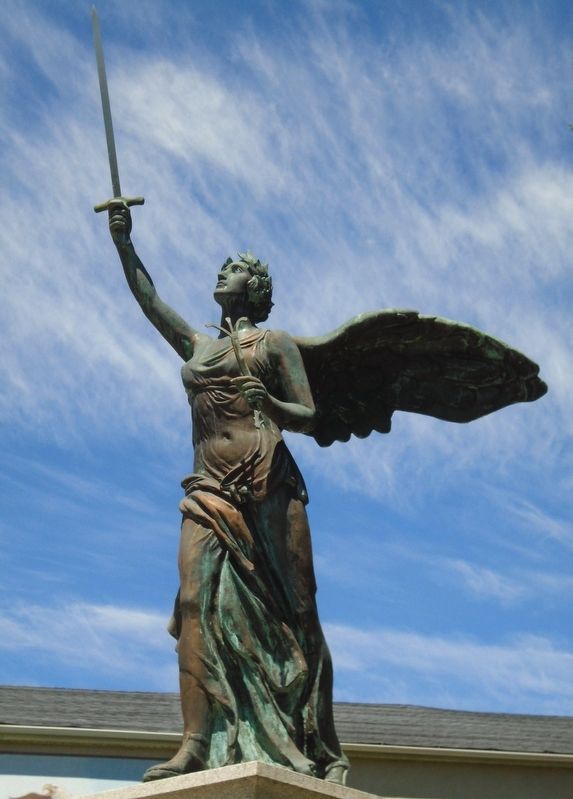 Winged Victory Statue on Monument image. Click for full size.