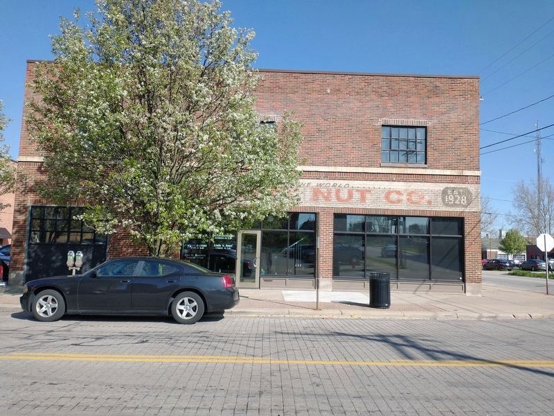 Basset's Nut Co. Building image. Click for full size.