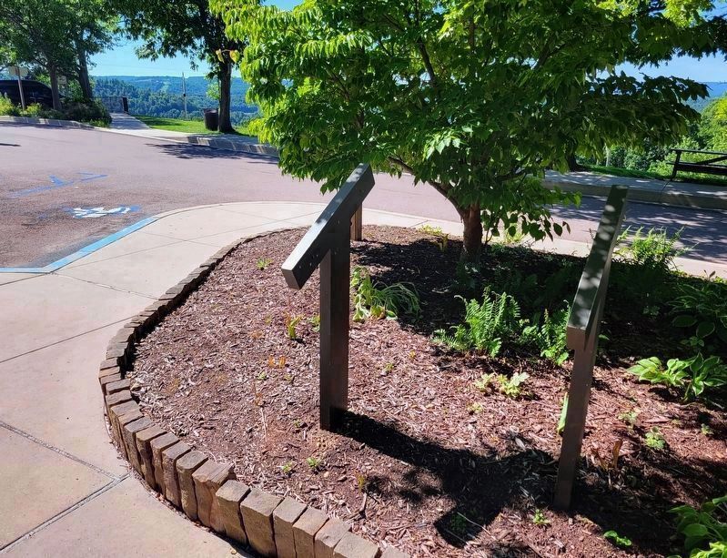 The National Road Marker is missing. image. Click for full size.