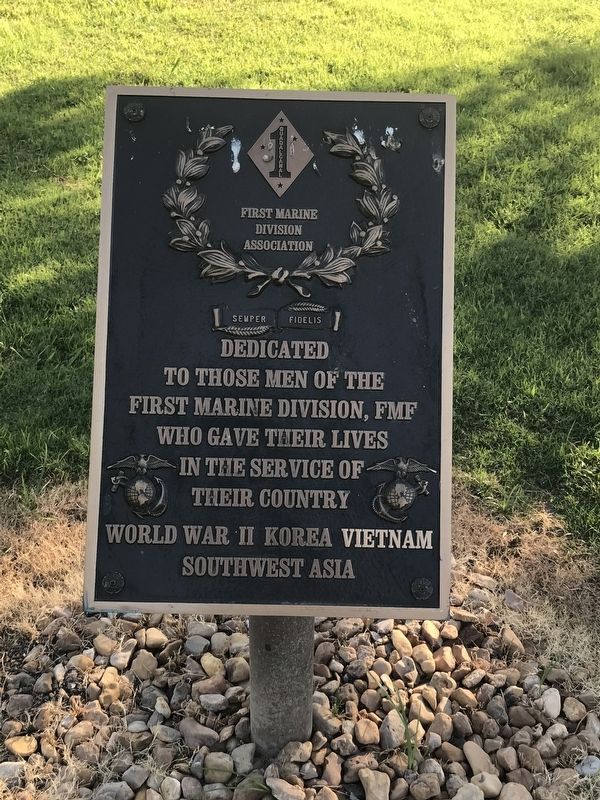 First Marine Division Memorial image. Click for full size.