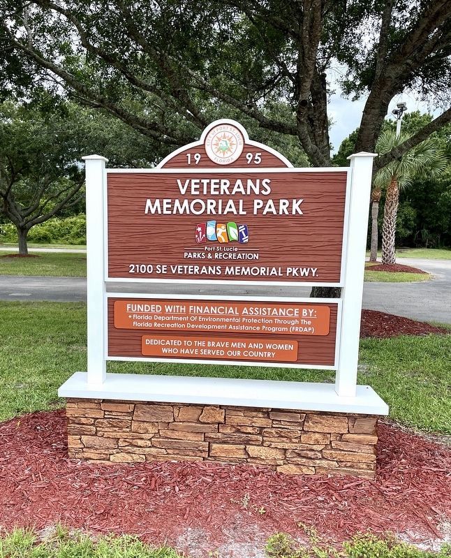 Veterans Memorial Park sign image. Click for full size.