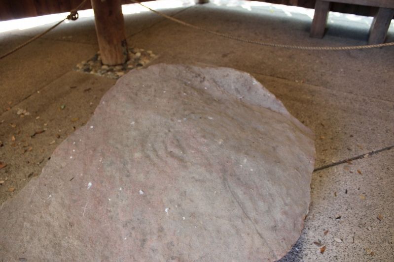 Petroglyph Boulder image. Click for full size.
