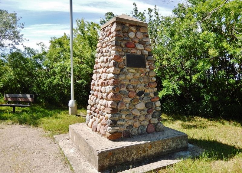 Pense War Memorial image. Click for full size.