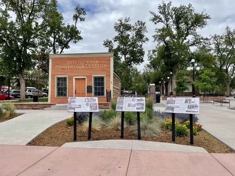 Birth of a Town Marker (on left) in front of Pioneer County Office. image. Click for full size.