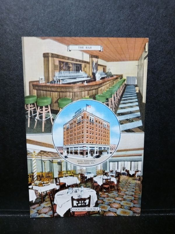 Manitowoc Motor Hotel Postcard image. Click for full size.