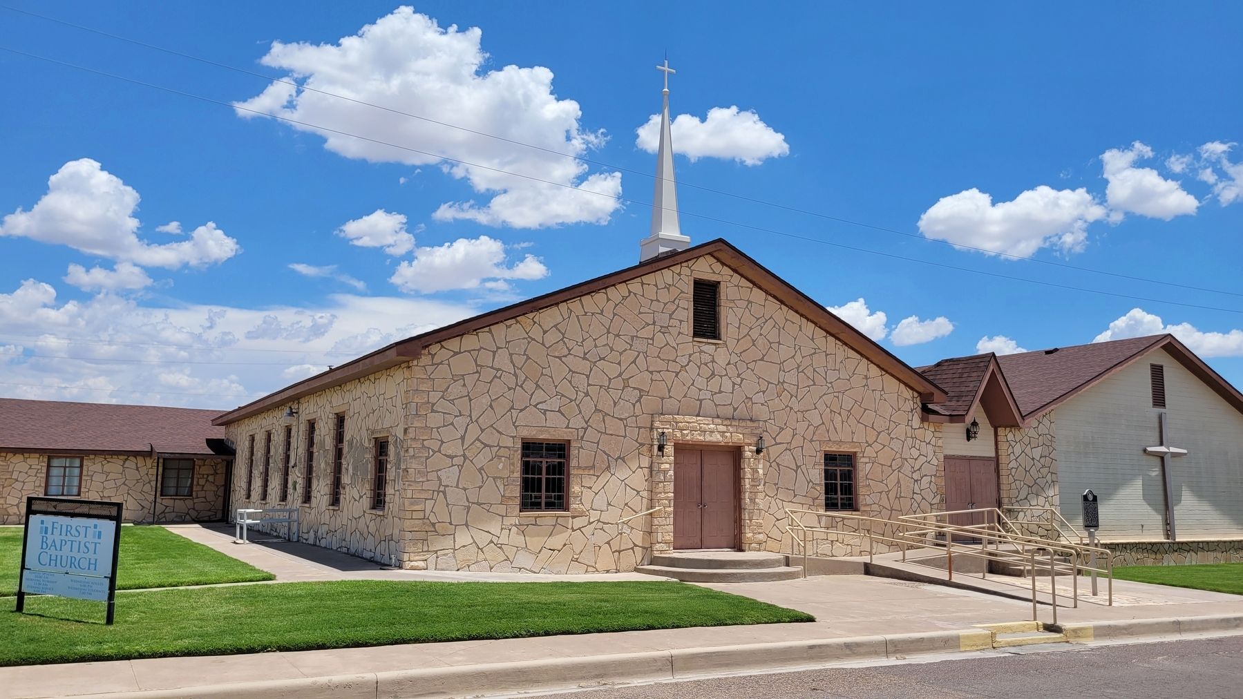 The view of the First Baptist Church of Rankin and Marker from the street. Click for full size. The view of the First Baptist Church of Rankin and Marker from the street image. Click for full size.