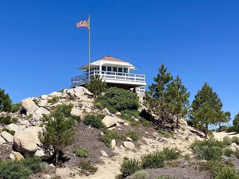 Vetter Mountain Lookout image. Click for full size.