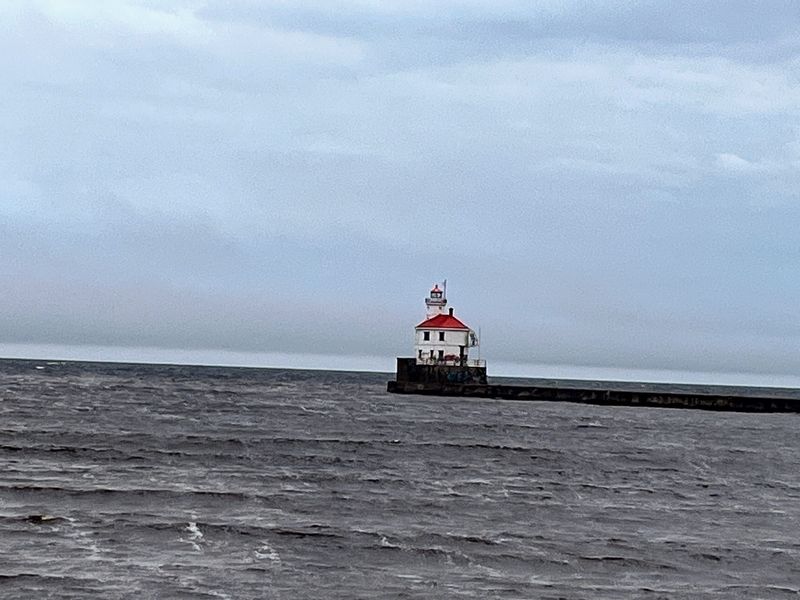 Superior Entry South Breakwater Light image. Click for full size.