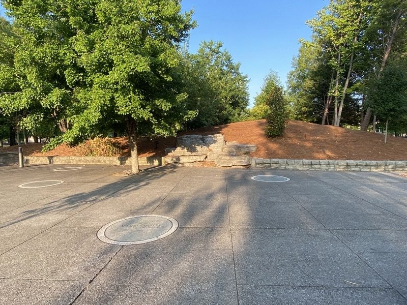 Union County Marker (center foreground) image. Click for full size.