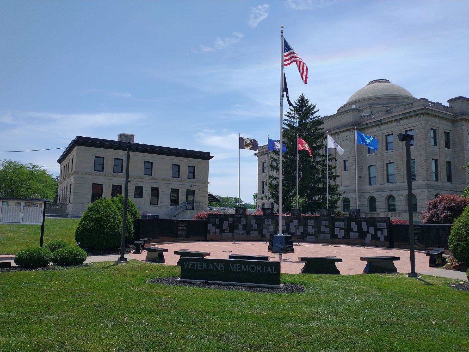 Veterans Memorial image. Click for full size.